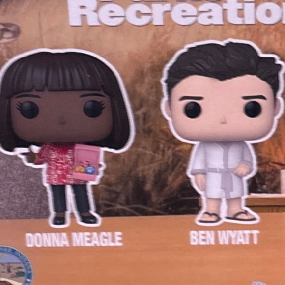 Funko POP!  Parks & Recreation Donna & Ben Treat Yo'self 2-Pack - Picture 3 of 8